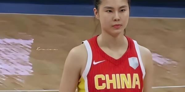 MK体育-中国女篮晋级26年世界杯！王思雨笑得很开心，不断与张子宇互动