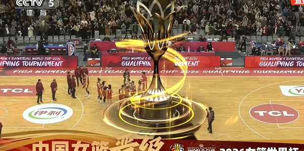 MK体育-中国女篮晋级26年世界杯！王思雨笑得很开心，不断与张子宇互动